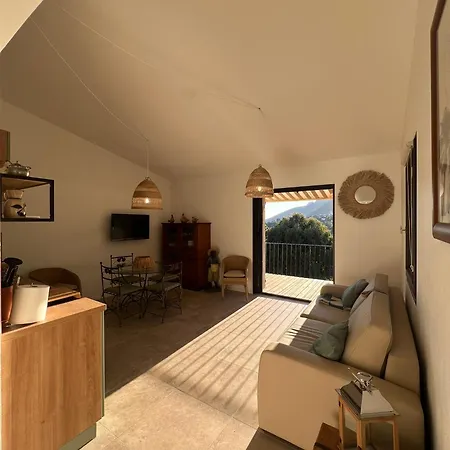 Maison Bord De